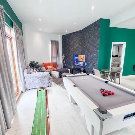 Dock Penthouse By Furnished - Free Parking, Walk To Everything In Leeds, Royal Armouries Apartmán *