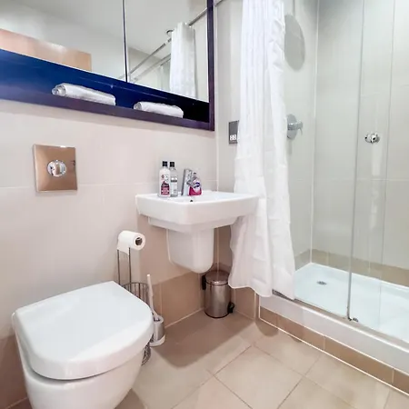 Dock Penthouse By Furnished - Free Parking, Walk To Everything In Leeds, Royal Armouries * Leeds (West Yorkshire)