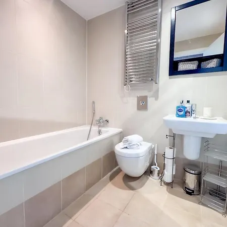 Dock Penthouse By Furnished - Free Parking, Walk To Everything In Leeds, Royal Armouries Apartmán Leeds (West Yorkshire)