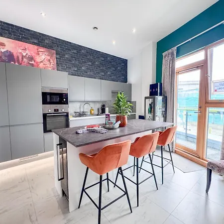 Apartmán Dock Penthouse By Furnished - Free Parking, Walk To Everything In Leeds, Royal Armouries