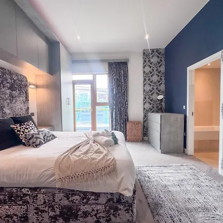 Apartmán Dock Penthouse By Furnished - Free Parking, Walk To Everything In Leeds, Royal Armouries