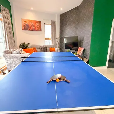 Dock Penthouse By Furnished - Free Parking, Walk To Everything In Leeds, Royal Armouries Leeds (West Yorkshire)