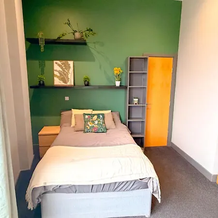 Dock Penthouse By Furnished - Free Parking, Walk To Everything In Leeds, Royal Armouries Leeds (West Yorkshire)